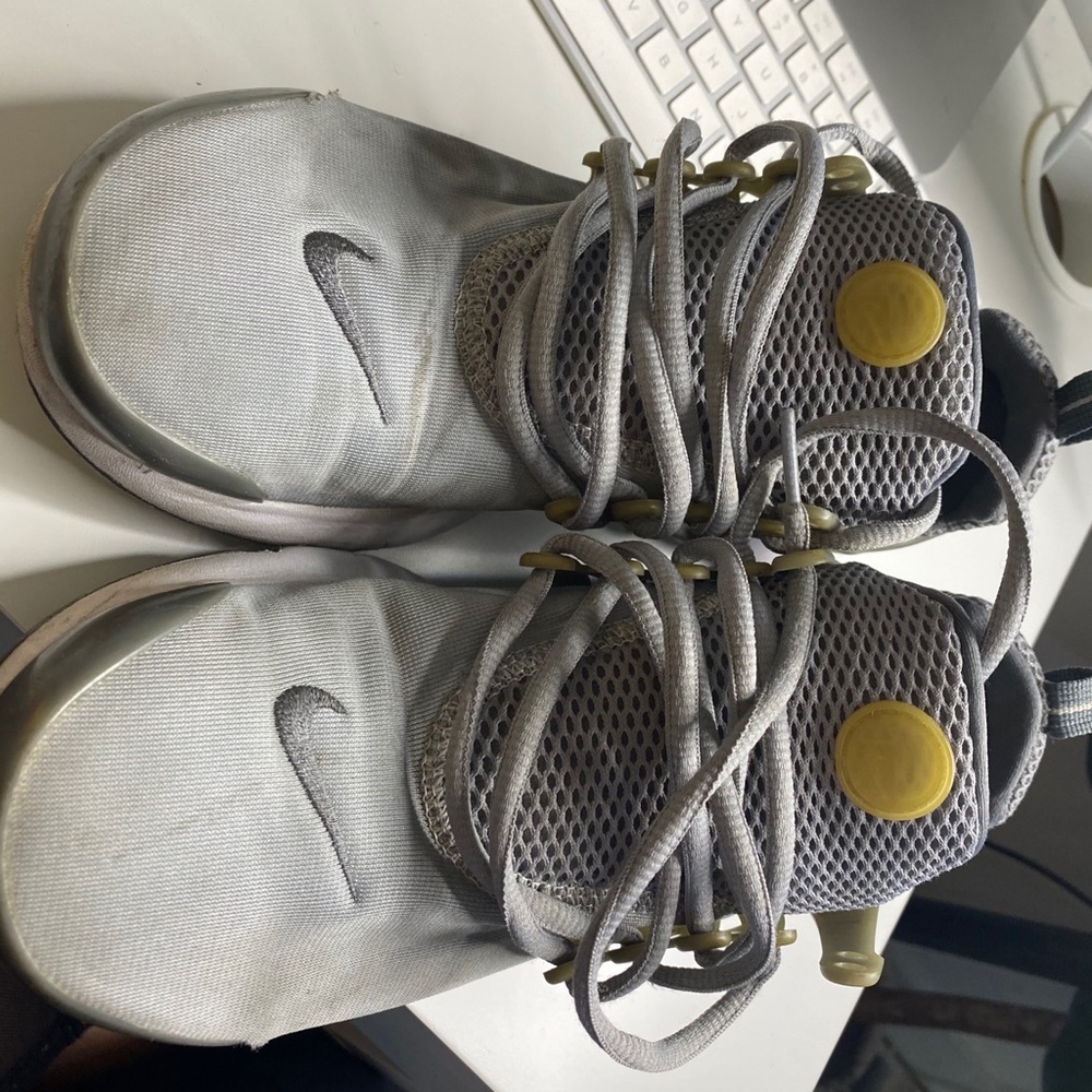 Grade school 7y prestos sneakers